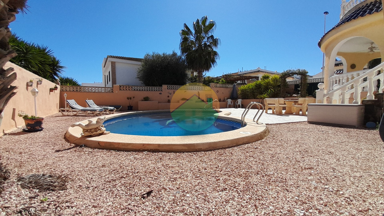 3 Bedroom Detached For Sale