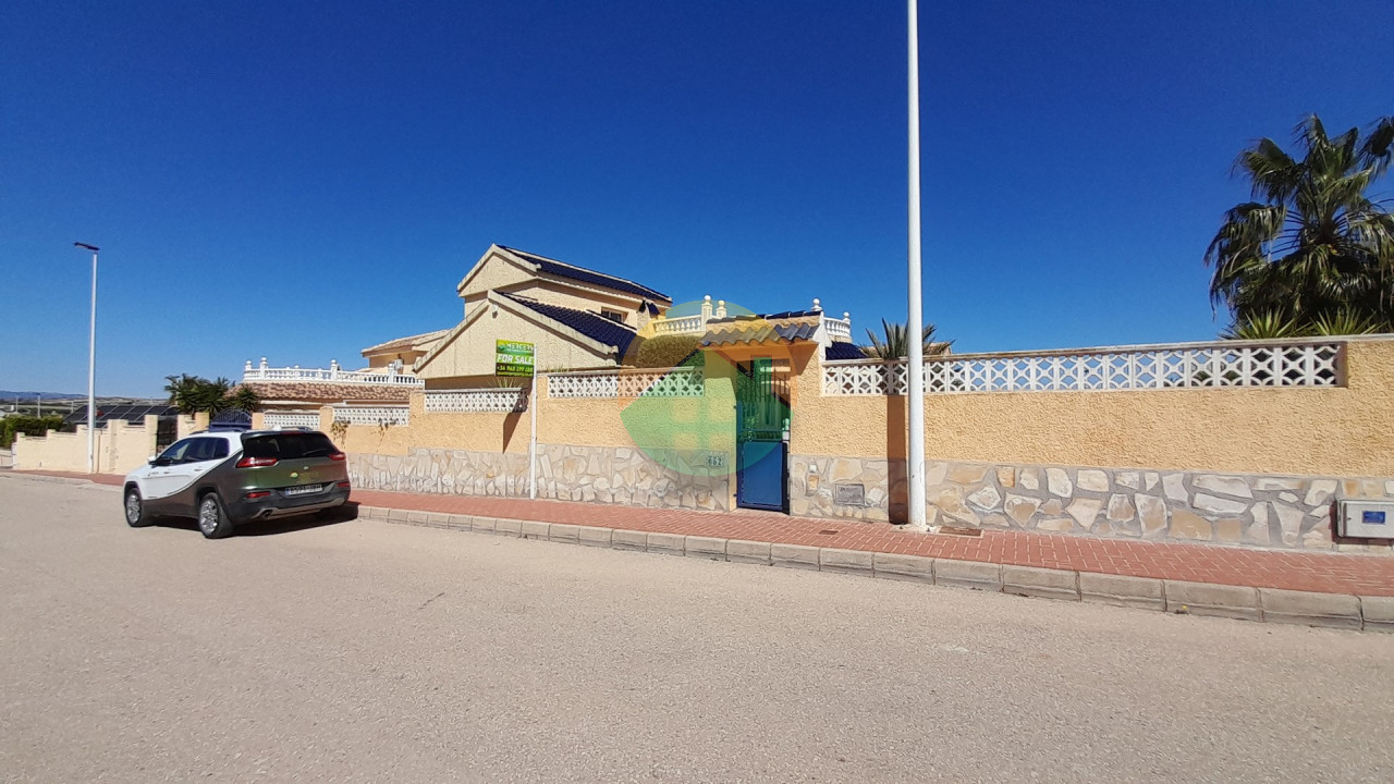 3 Bedroom Detached For Sale