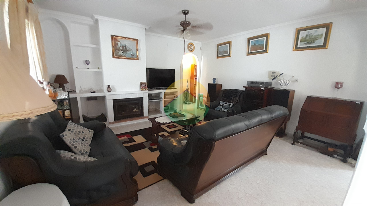 3 Bedroom Detached For Sale