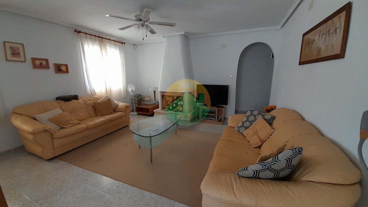 3 Bedroom Detached For Sale