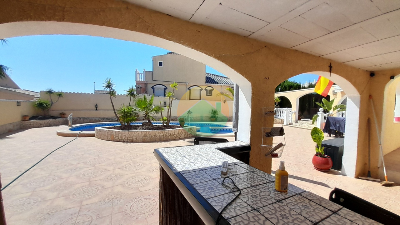 3 Bedroom Detached For Sale