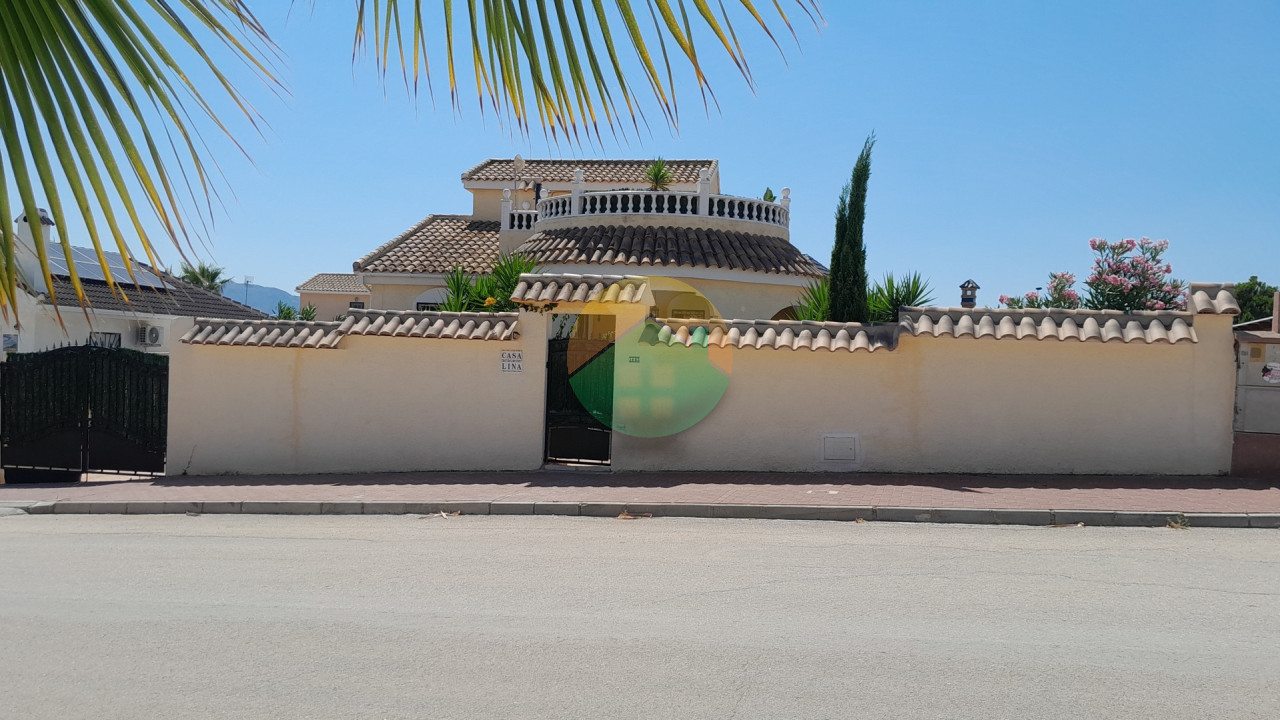 3 Bedroom Detached For Sale
