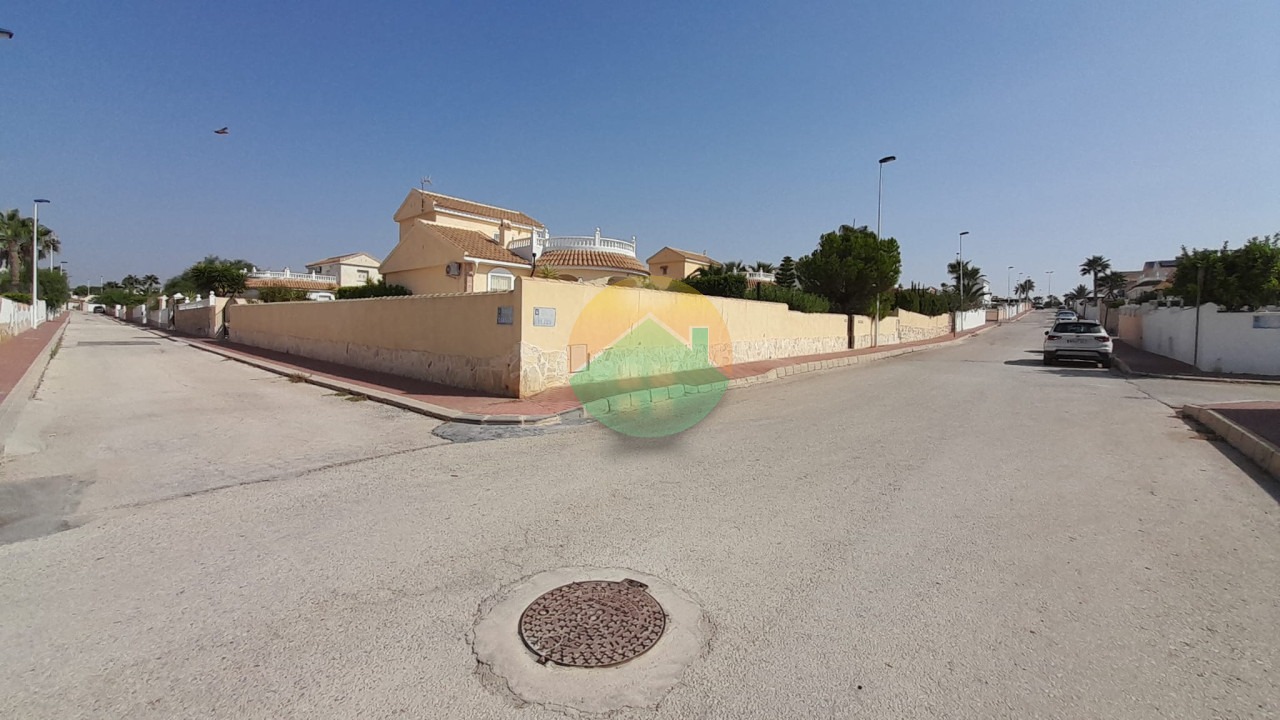 3 Bedroom Detached For Sale