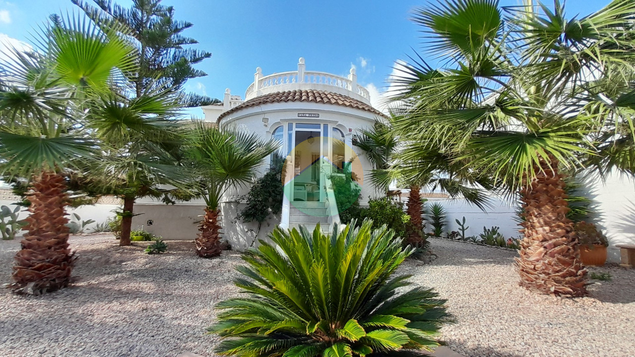3 Bedroom Detached For Sale