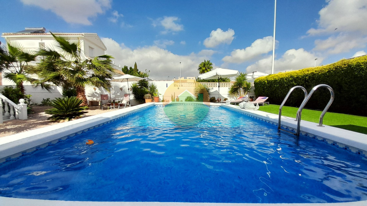 3 Bedroom Detached For Sale