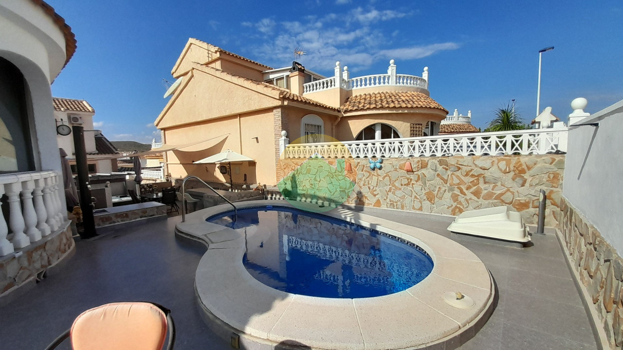 3 Bedroom Detached For Sale