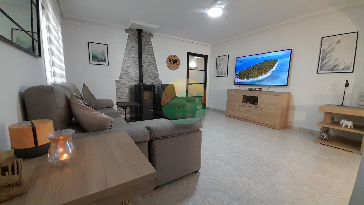 3 Bedroom Detached For Sale