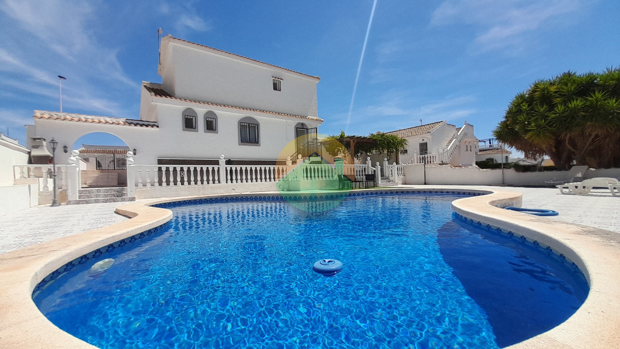 3 Bedroom Detached For Sale