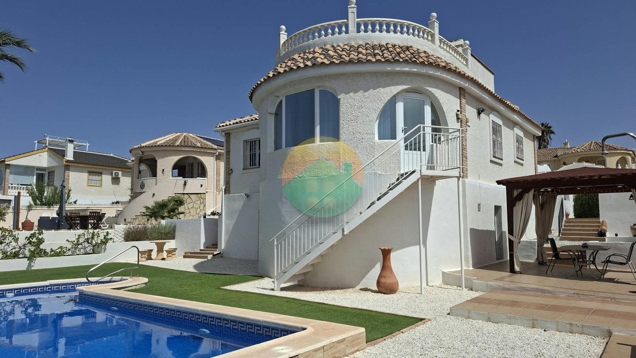 3 Bedroom Detached For Sale