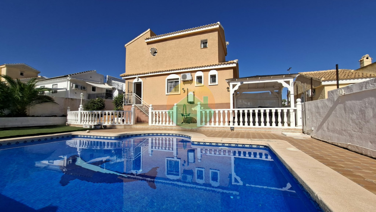 4 Bedroom Detached For Sale