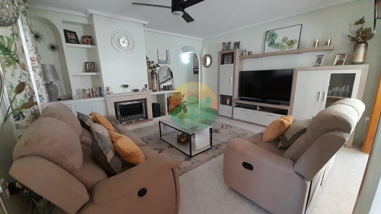 2 Bedroom Detached For sale