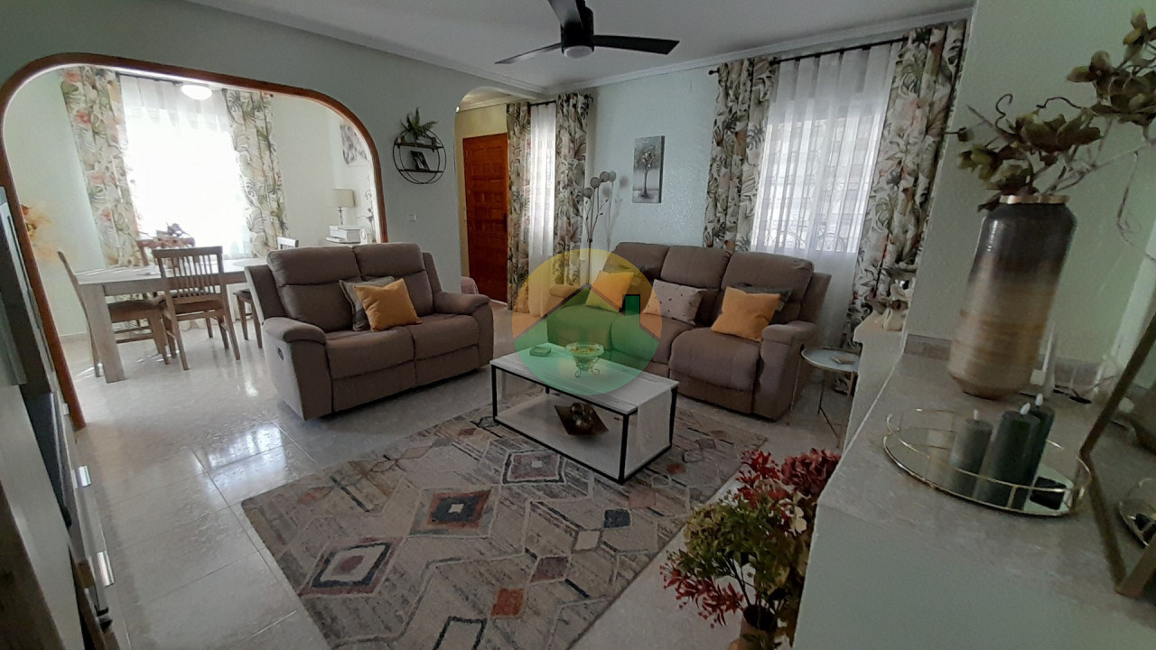2 Bedroom Detached For sale