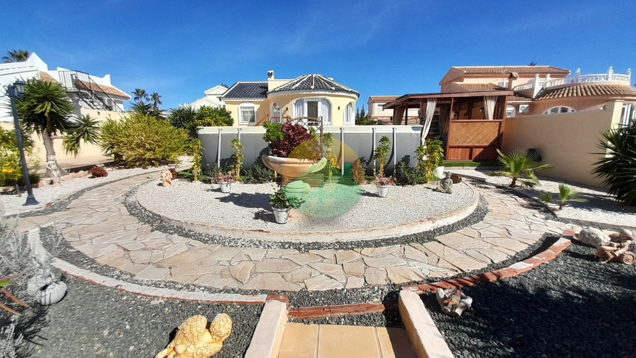 2 Bedroom Detached For sale