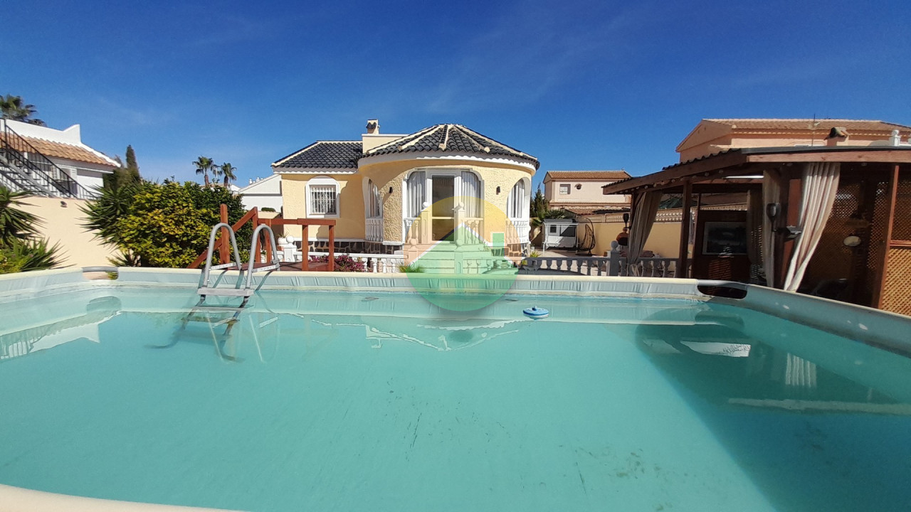 2 Bedroom Detached For sale