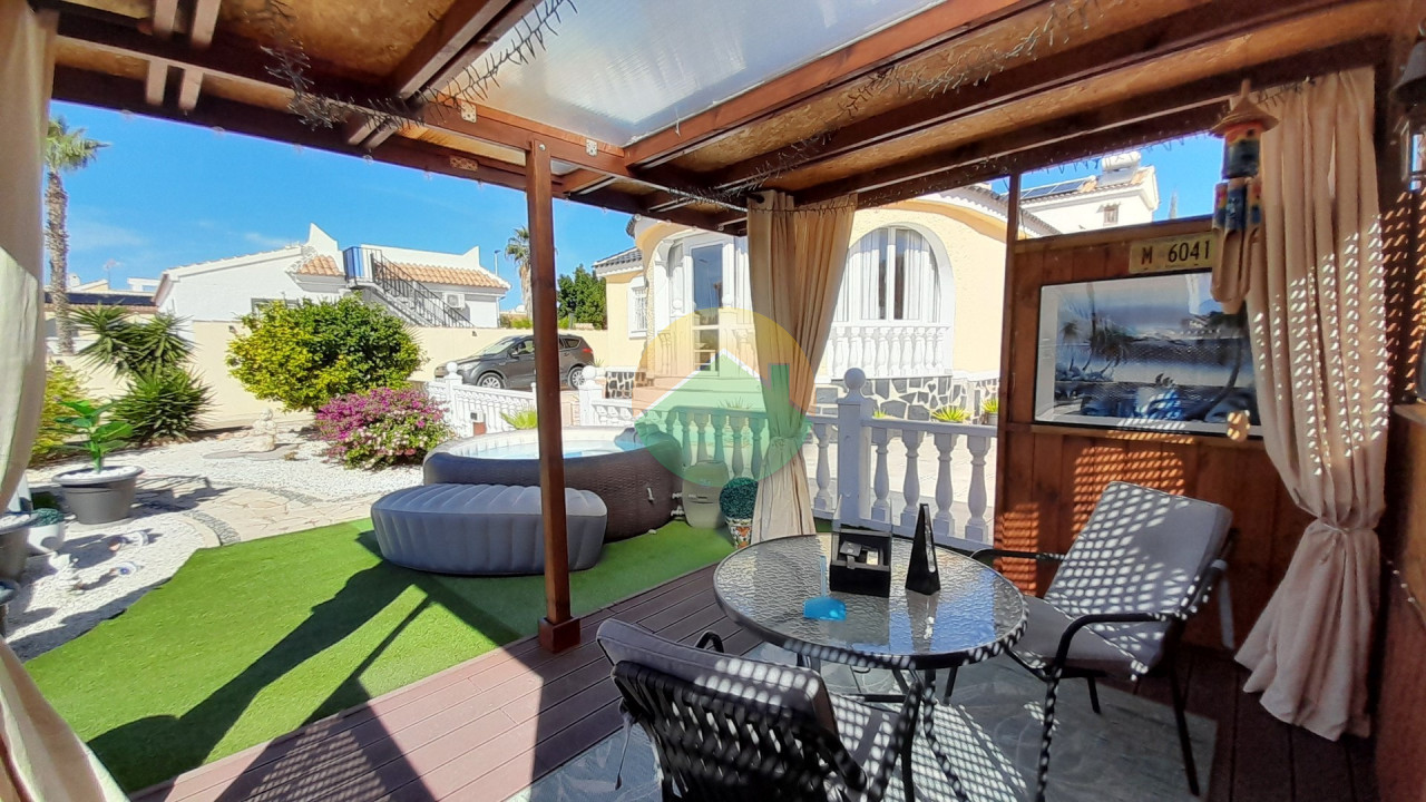 2 Bedroom Detached For sale