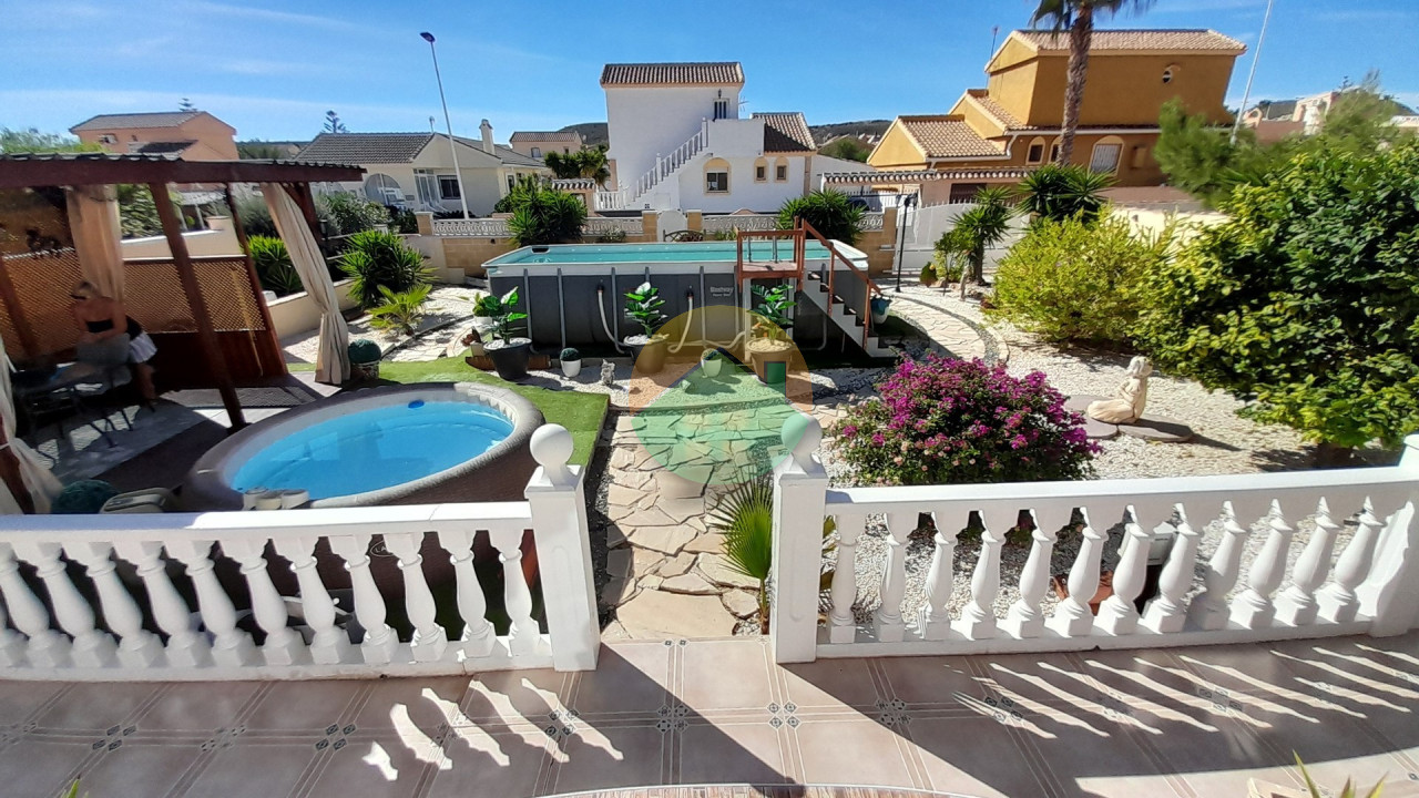2 Bedroom Detached For sale