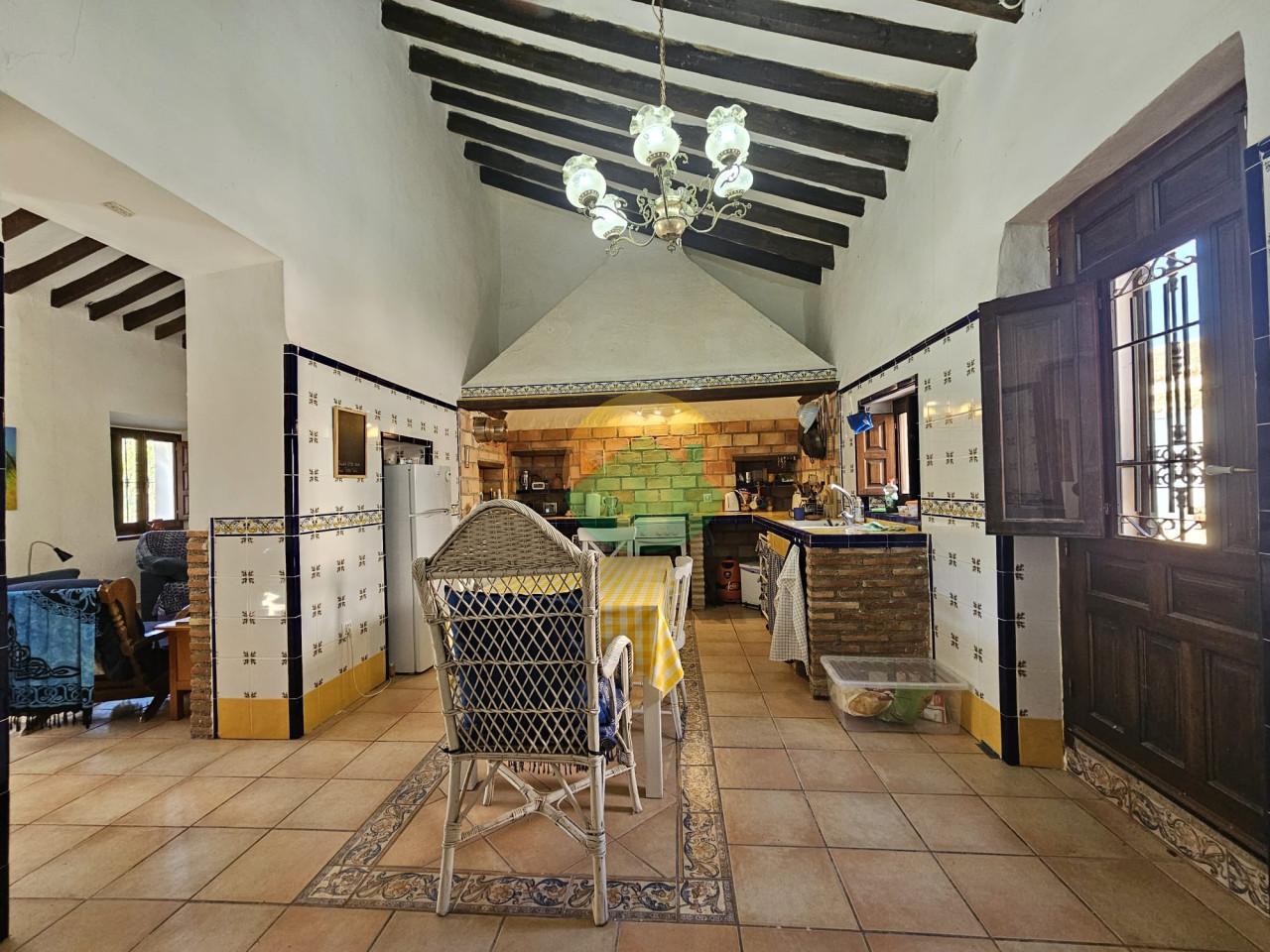 6 Bedroom Country House For Sale