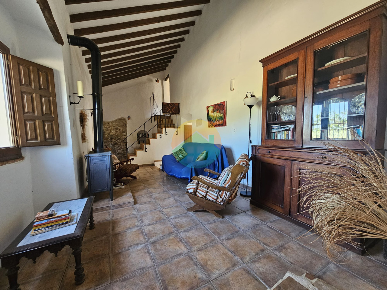 6 Bedroom Country House For Sale