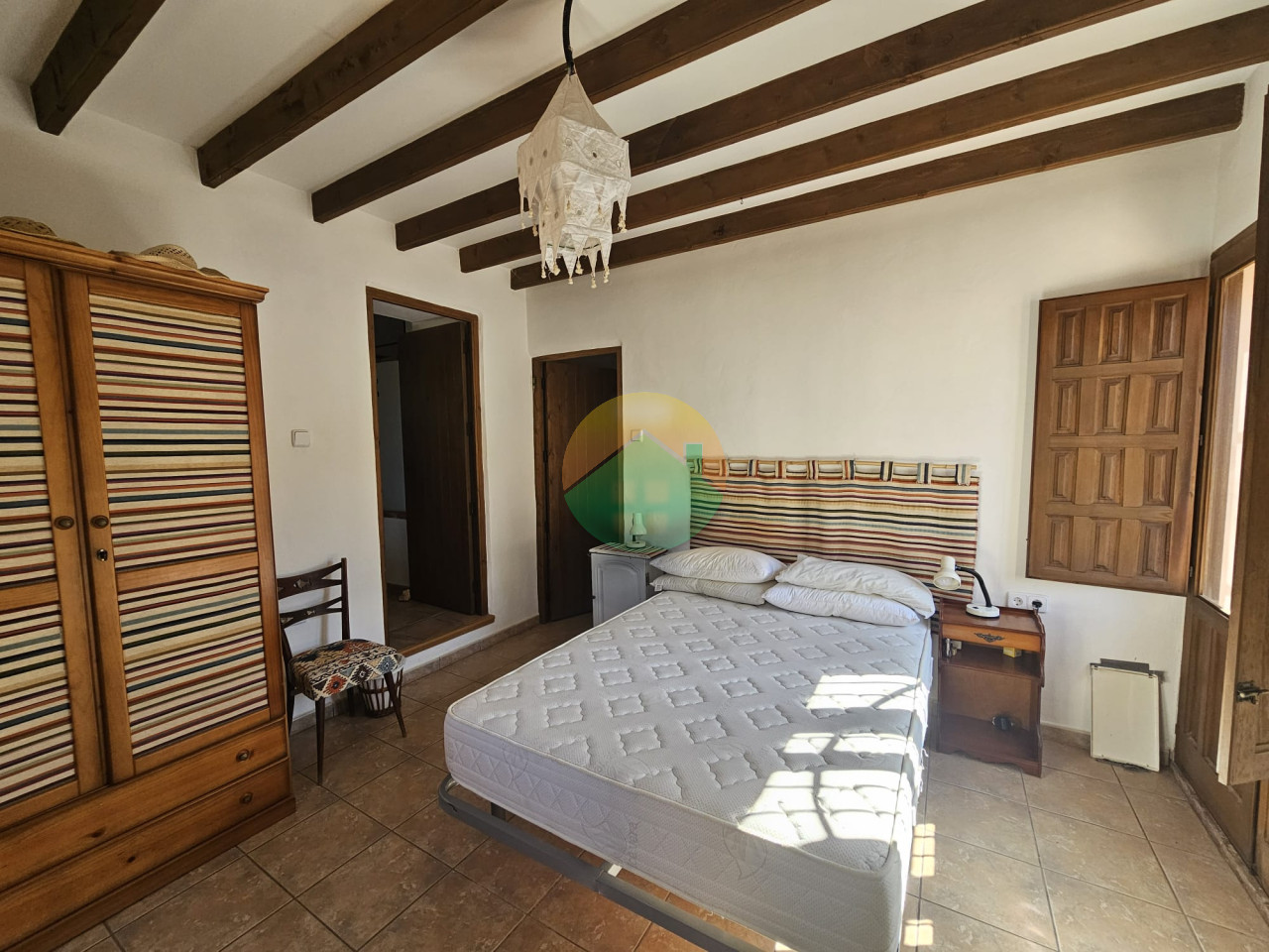 6 Bedroom Country House For Sale