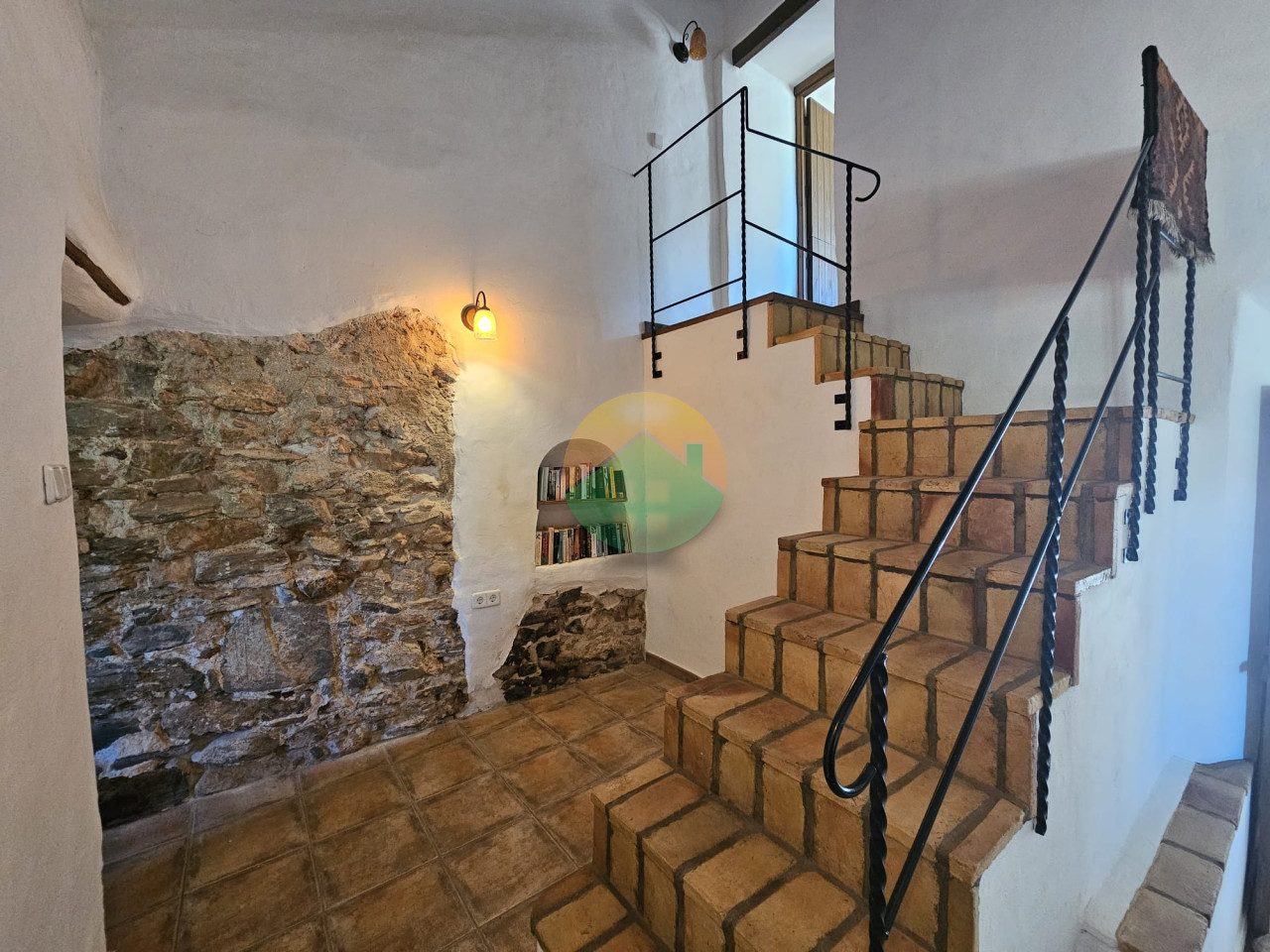 6 Bedroom Country House For Sale