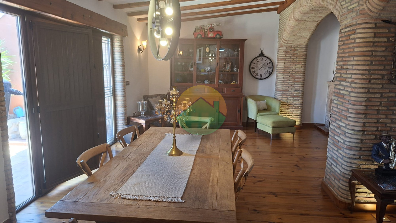 4 Bedroom Property For Sale