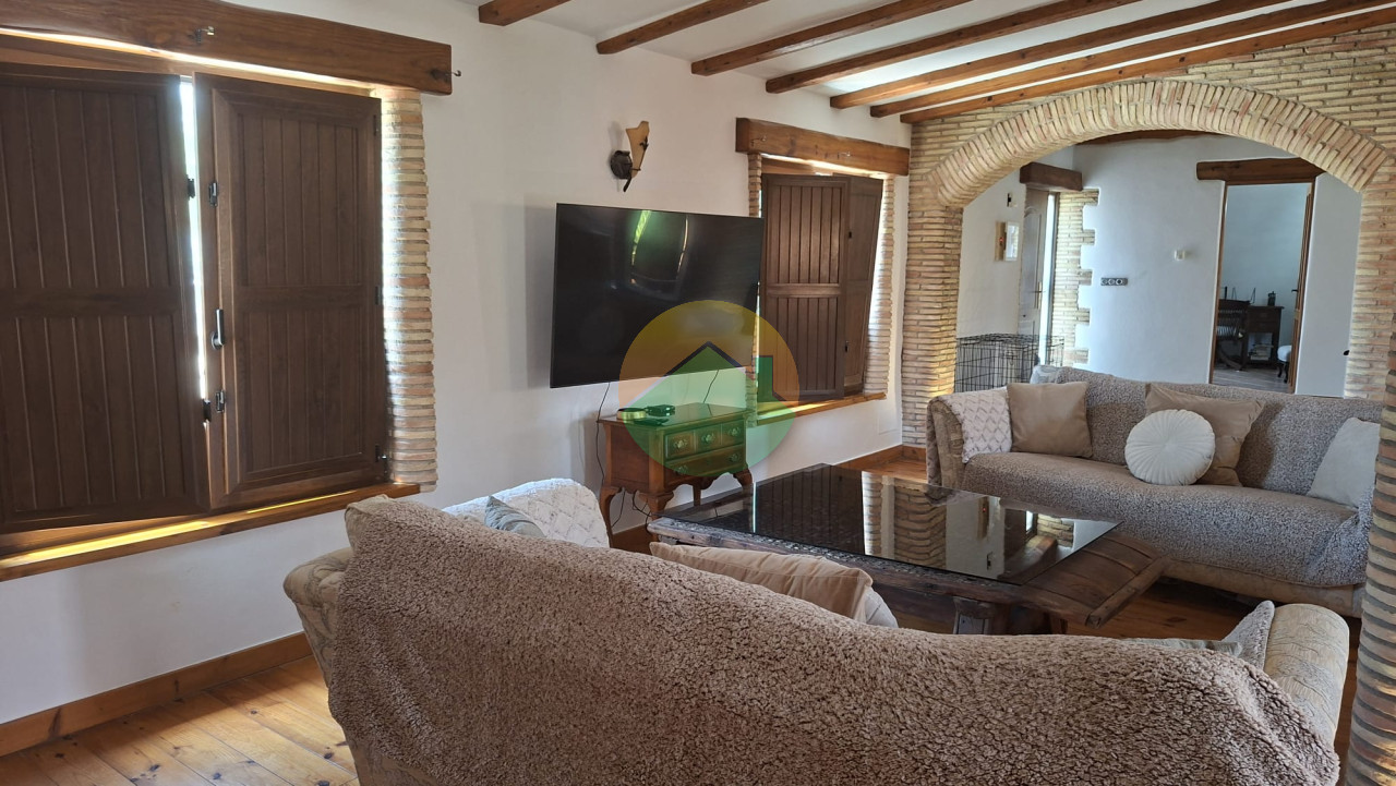 4 Bedroom Property For Sale
