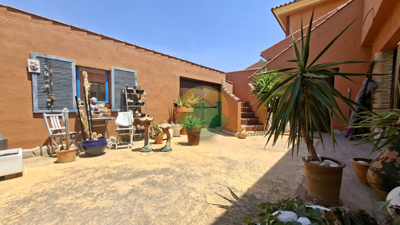 4 Bedroom Property For Sale