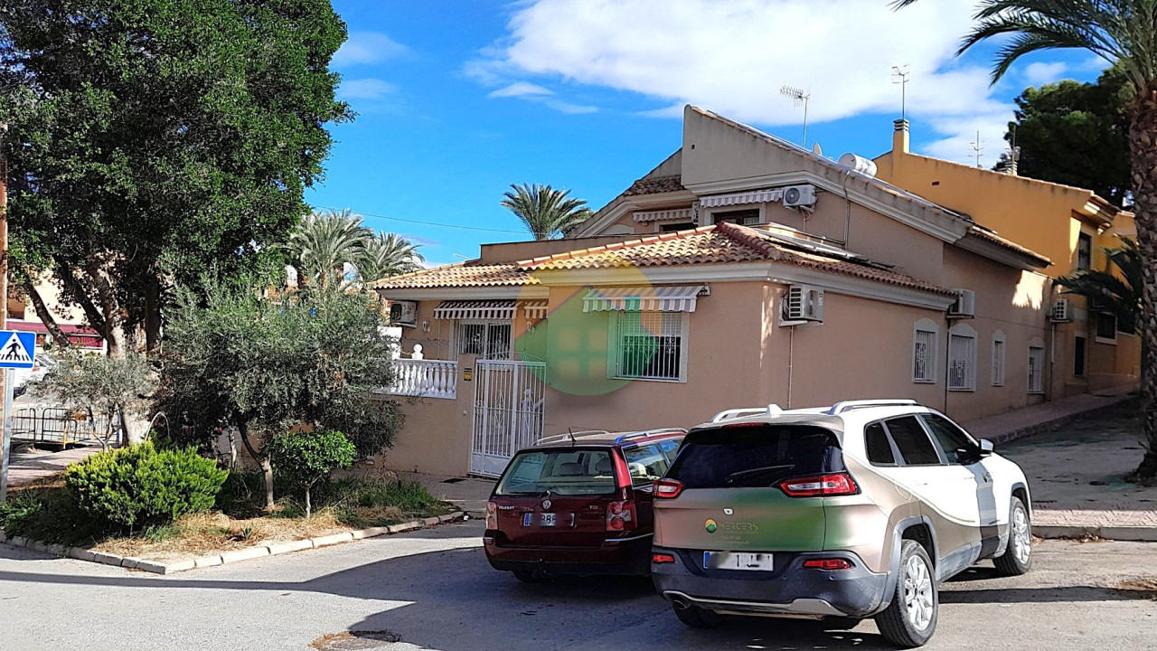 5 Bedroom Detached Villa For Sale
