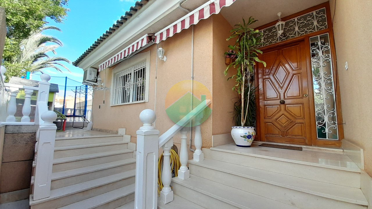 5 Bedroom Detached Villa For Sale