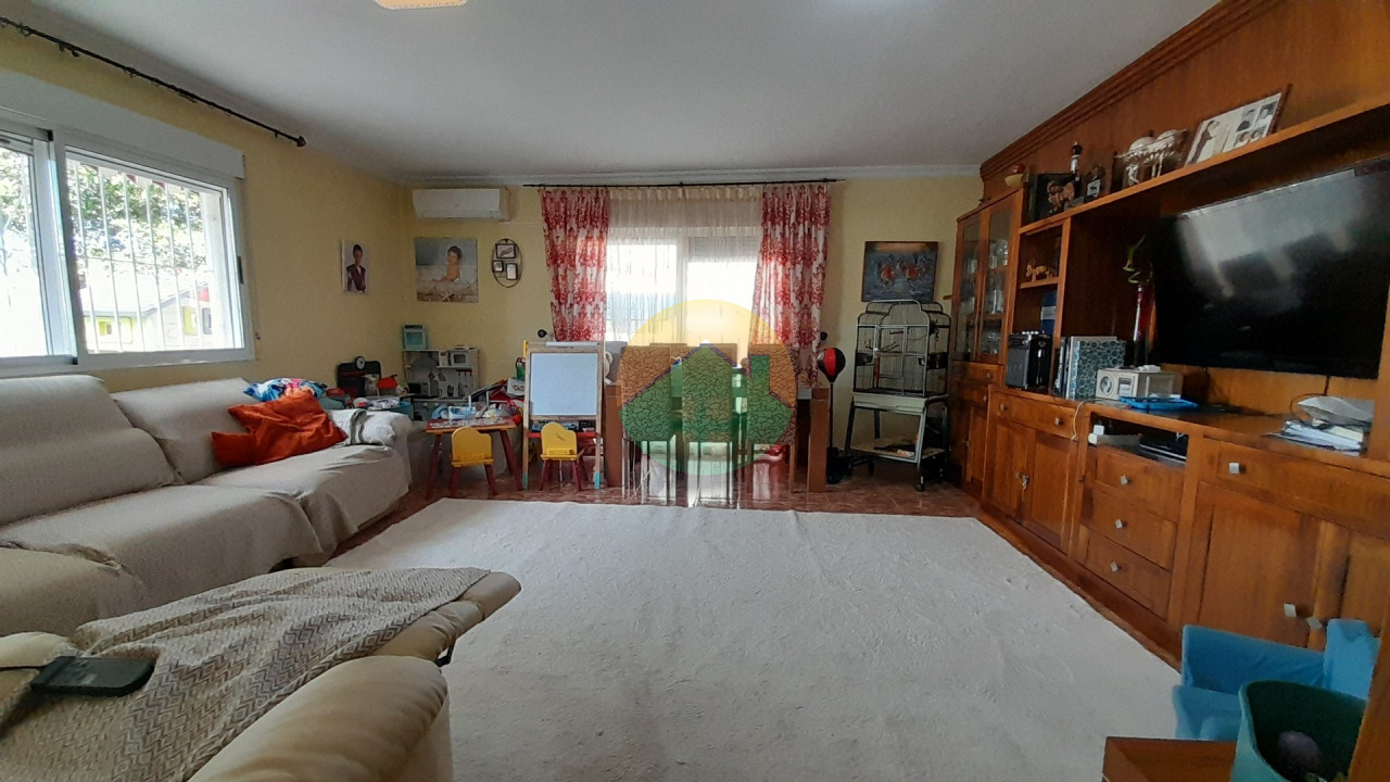 5 Bedroom Detached Villa For Sale