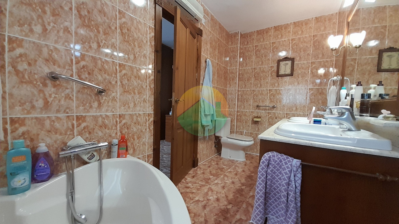 5 Bedroom Detached Villa For Sale