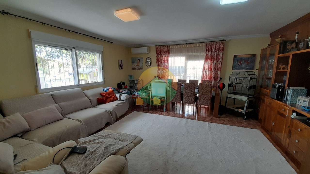 5 Bedroom Detached Villa For Sale