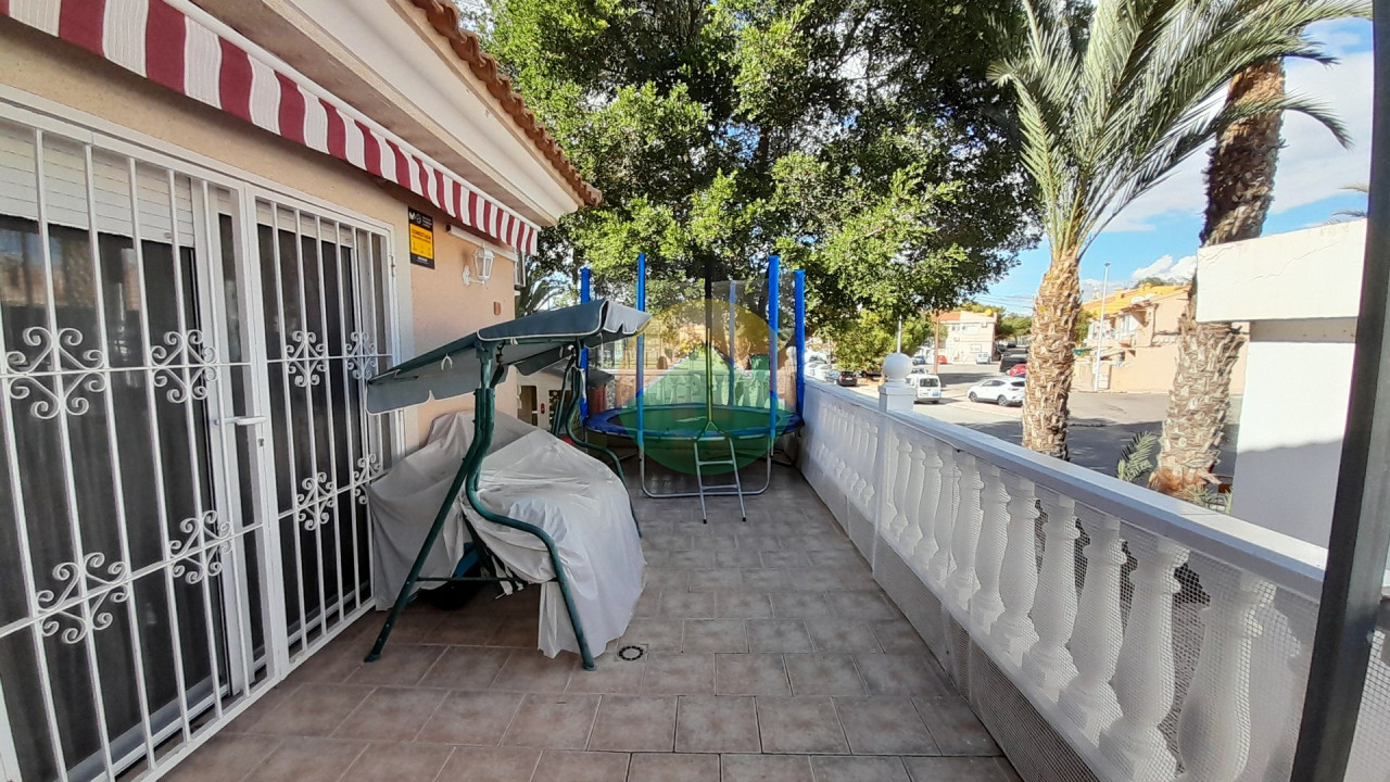5 Bedroom Detached Villa For Sale