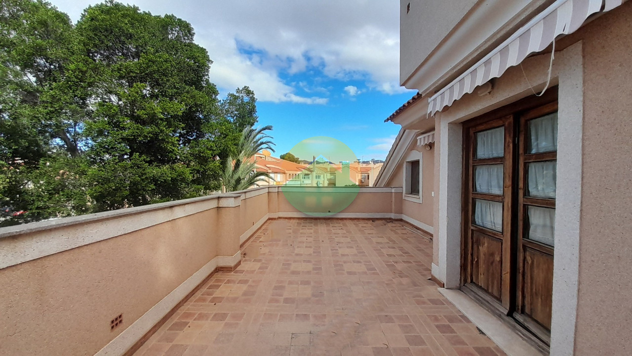5 Bedroom Detached Villa For Sale