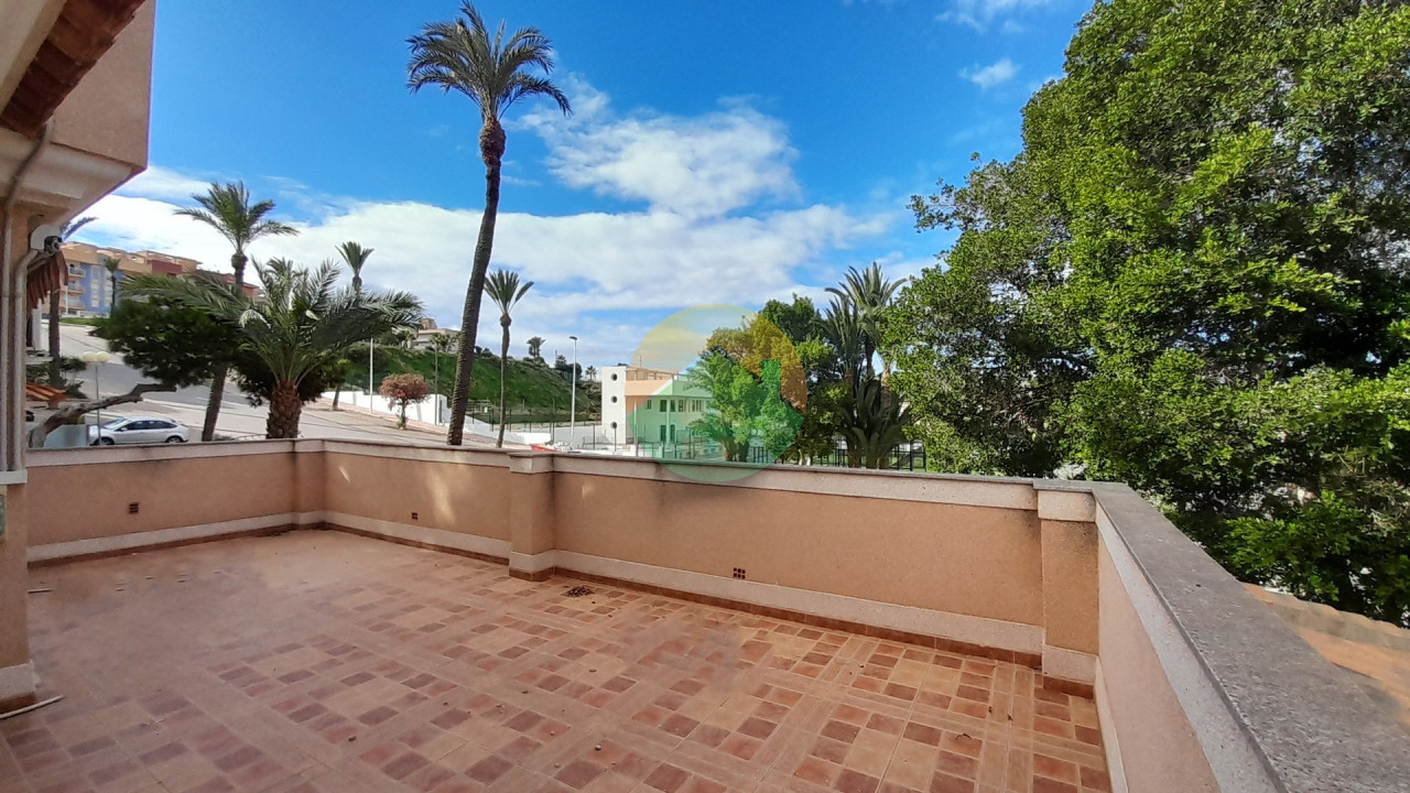 5 Bedroom Detached Villa For Sale