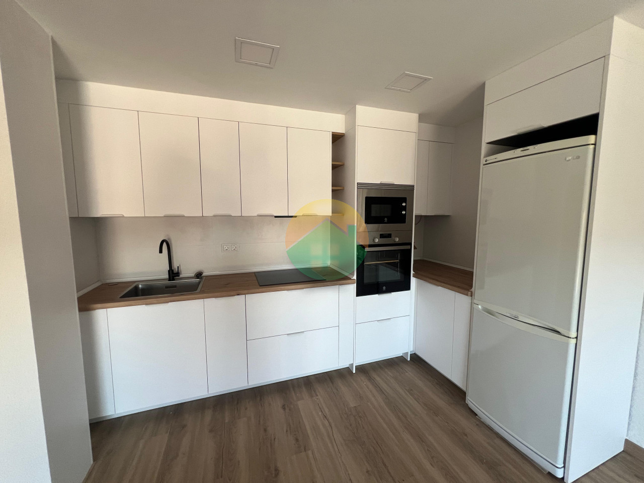 3 Bedroom Apartment For Sale