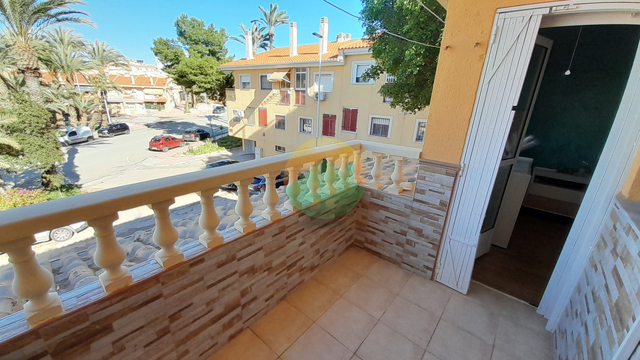 4 Bedroom Townhouse FOR SALE