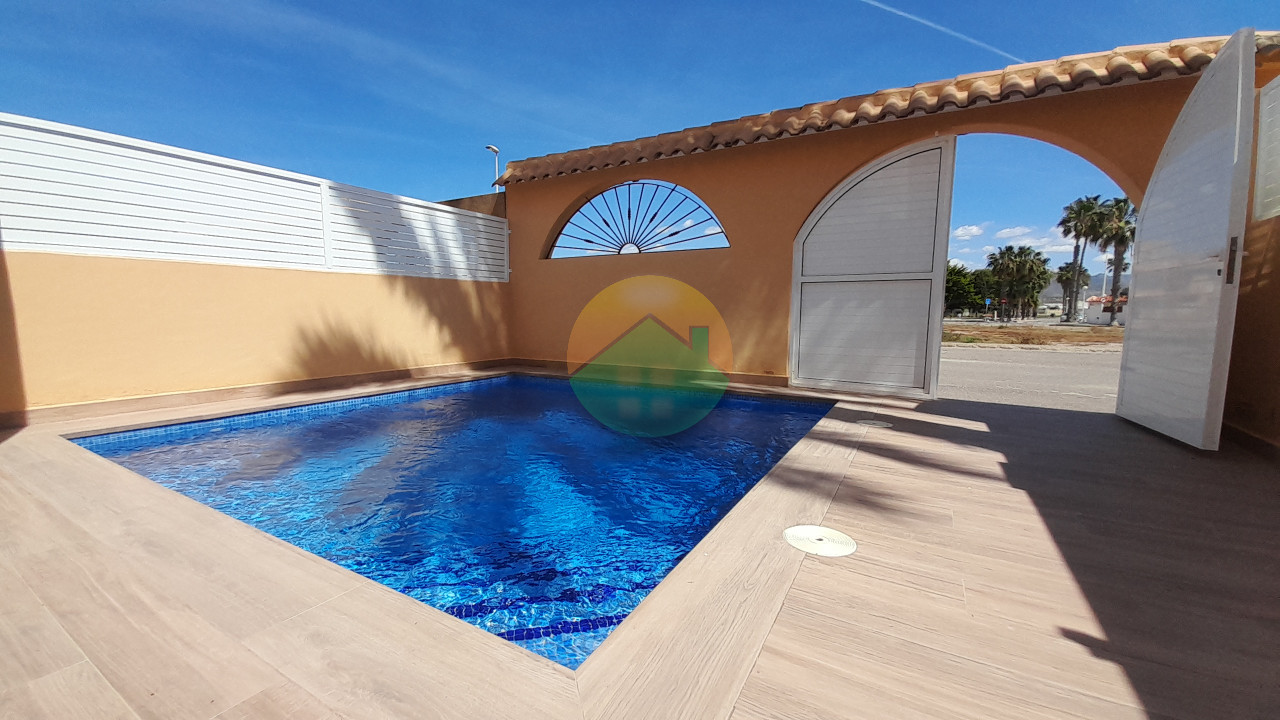 4 Bedroom Semi-Detached For Sale