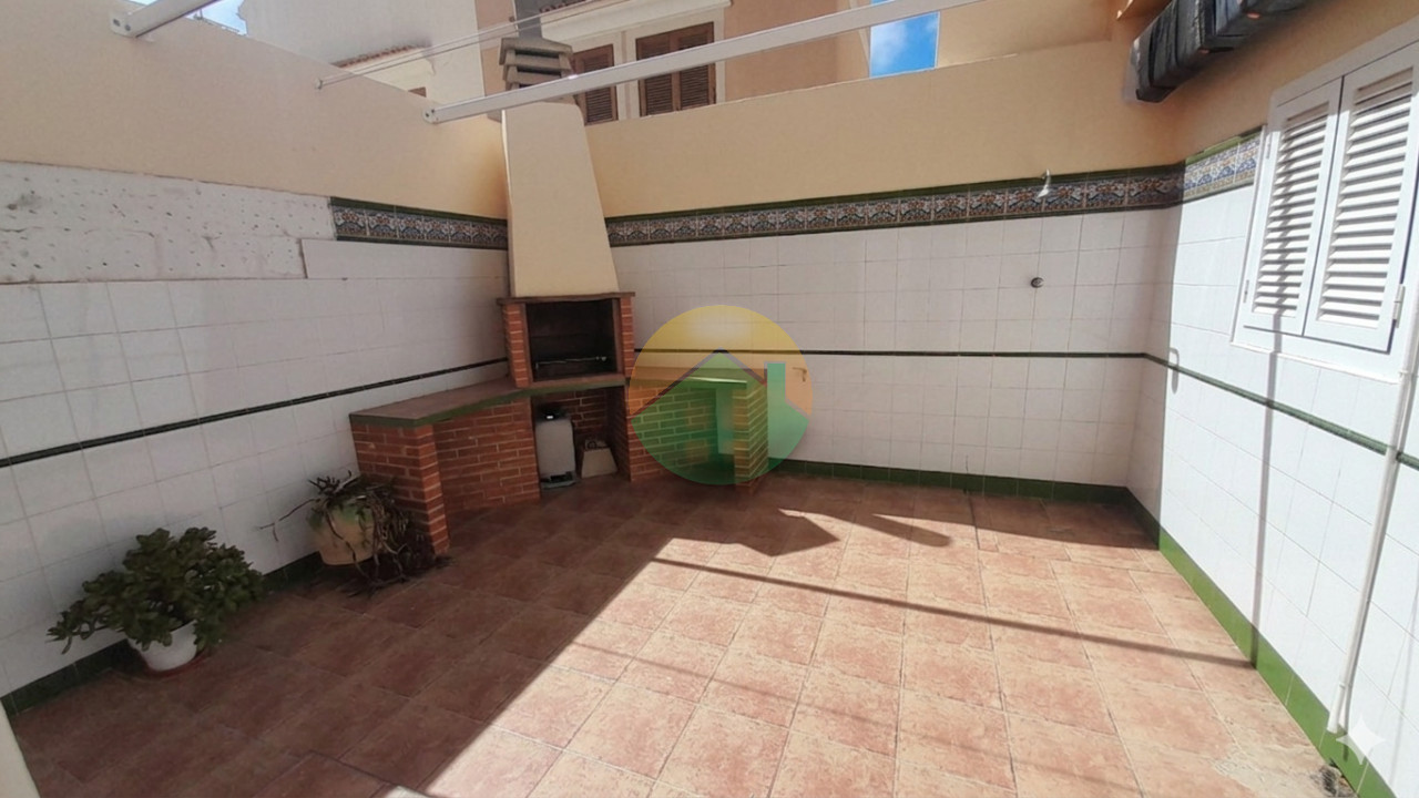 4 Bedroom Semi-Detached For Sale