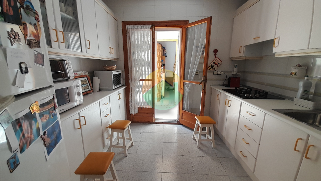 4 Bedroom Semi-Detached For Sale