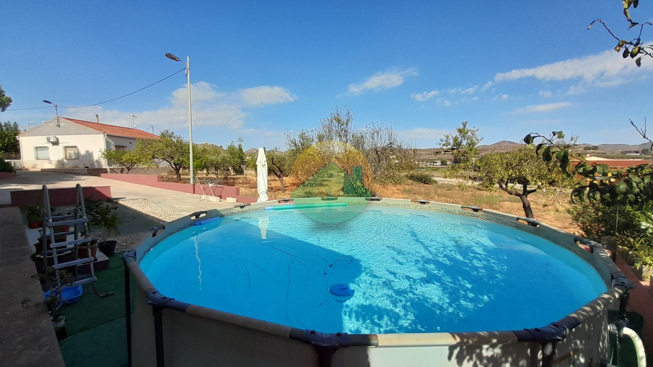 3 Bedroom Country House For Sale