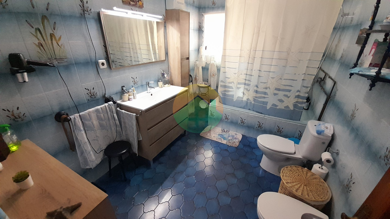 3 Bedroom Country House For Sale