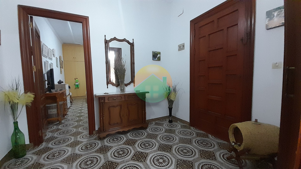3 Bedroom Country House For Sale
