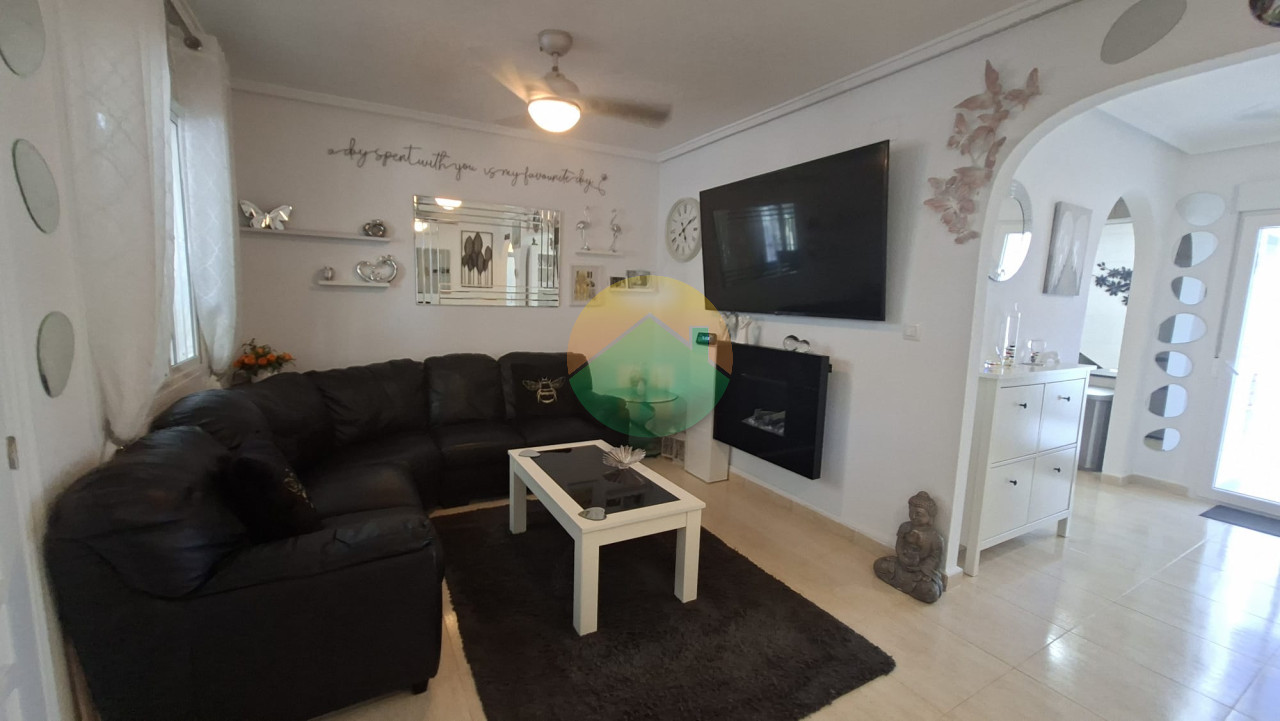 1 Bedroom Semi-Detached Villa For Sale