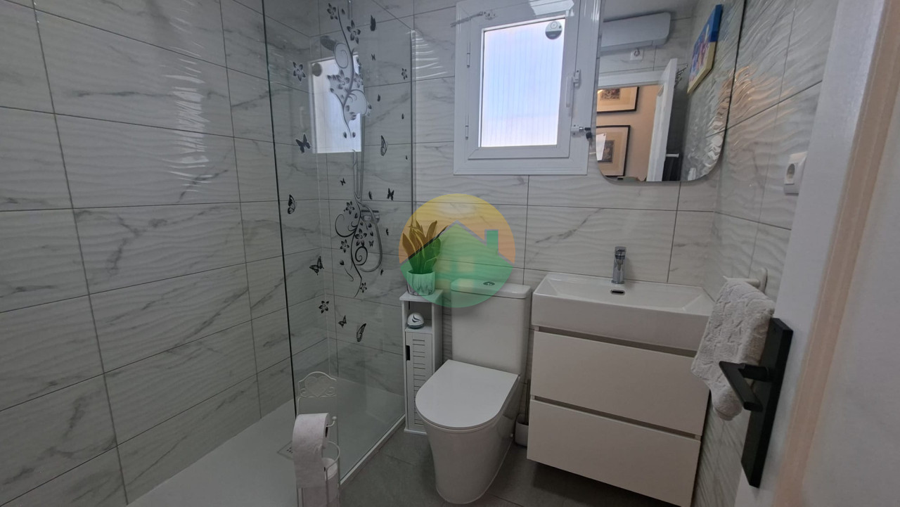 1 Bedroom Semi-Detached Villa For Sale