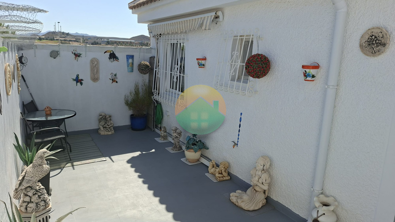 1 Bedroom Semi-Detached Villa For Sale