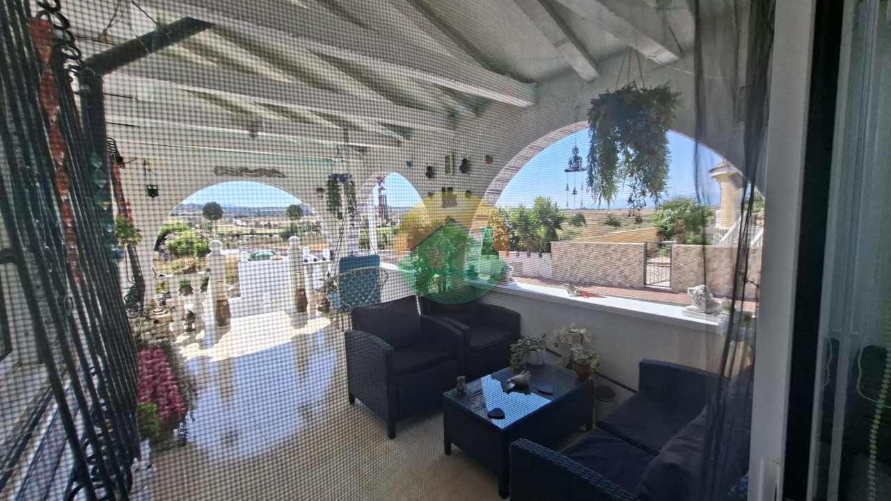1 Bedroom Semi-Detached Villa For Sale