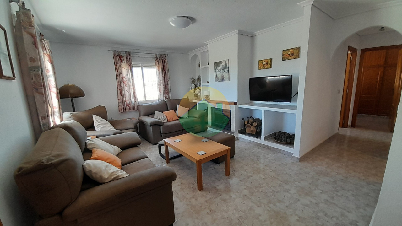 2 Bedroom Detached For sale