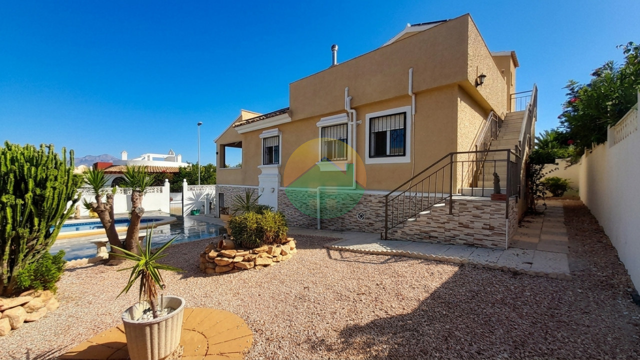 3 Bedroom Detached For Sale