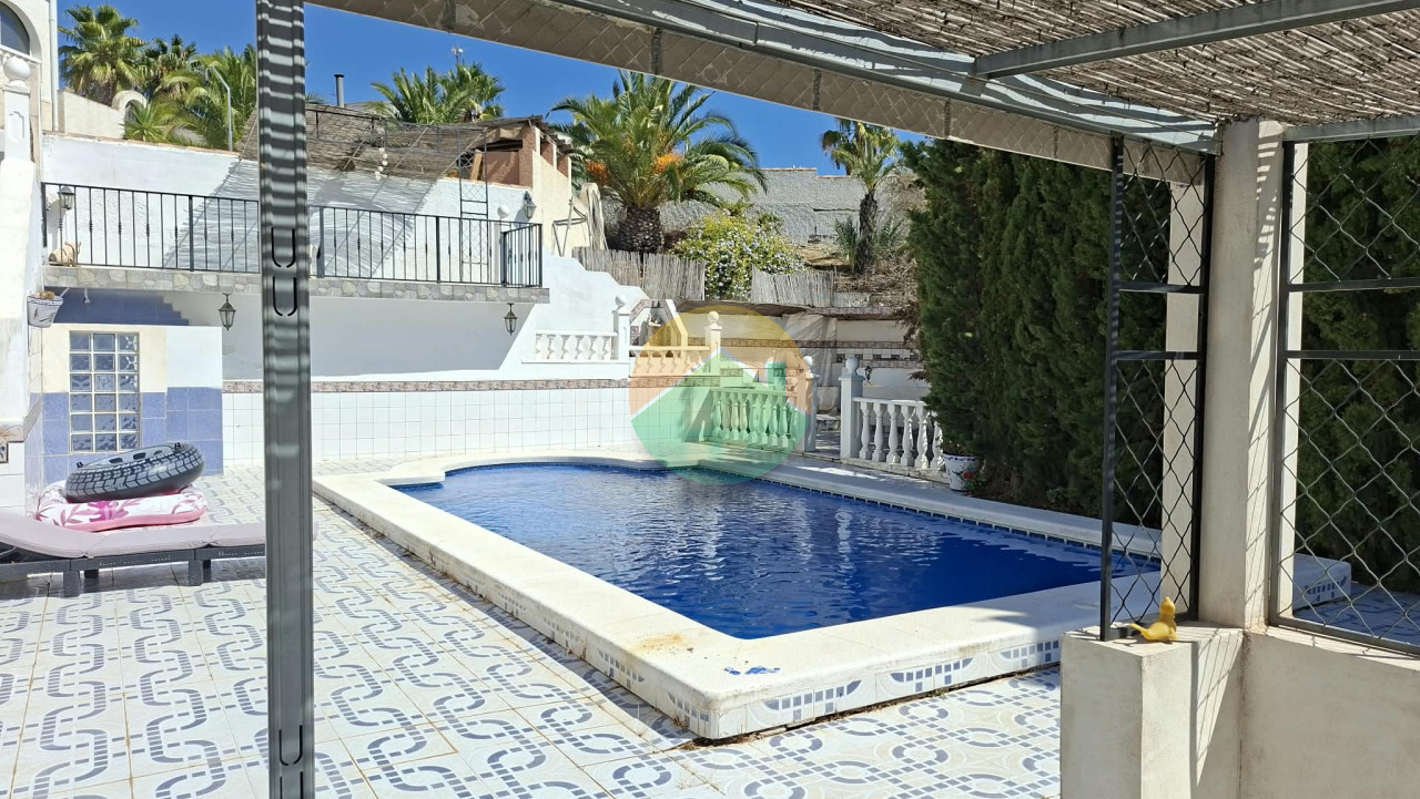 2 Bedroom Detached For sale